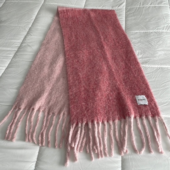Moment Amsterdam Two-tone Oversized Scarf 79”Lx 15”W - Picture 2 of 7